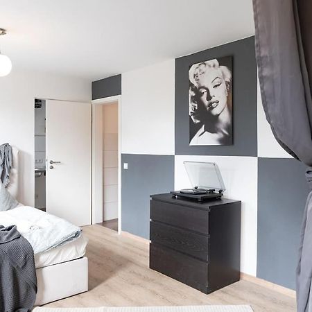 - Nice New York Apartment In The Heart Of Duisburg - Betten & Sofa - 5 Mins Central Station Hbf - Big Tv & Wifi - Extérieur photo