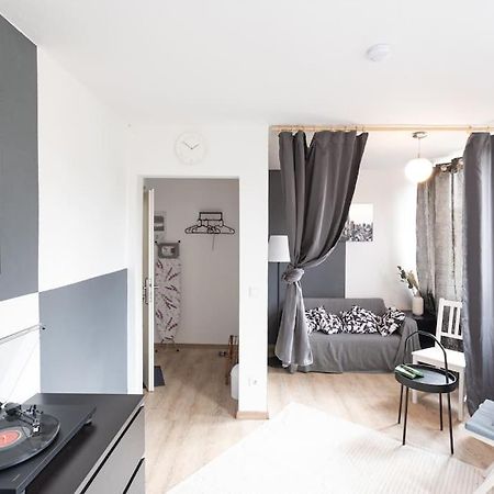 - Nice New York Apartment In The Heart Of Duisburg - Betten & Sofa - 5 Mins Central Station Hbf - Big Tv & Wifi - Extérieur photo