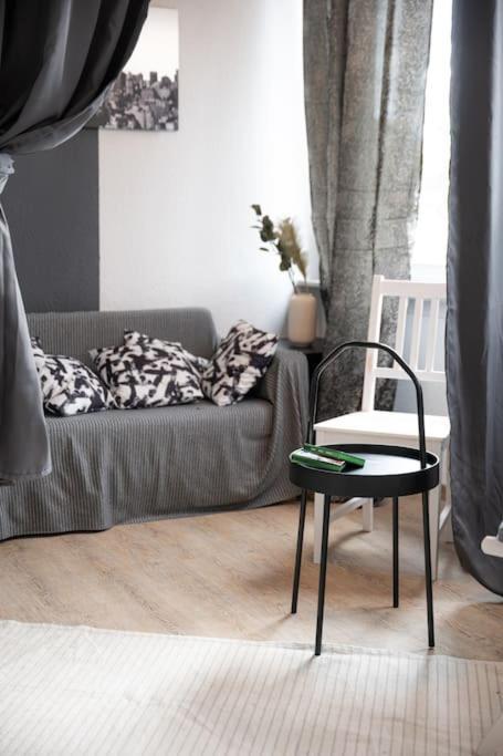 - Nice New York Apartment In The Heart Of Duisburg - Betten & Sofa - 5 Mins Central Station Hbf - Big Tv & Wifi - Extérieur photo