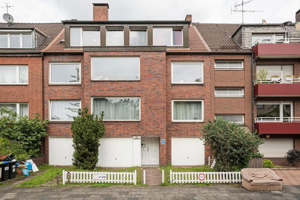 - Nice New York Apartment In The Heart Of Duisburg - Betten & Sofa - 5 Mins Central Station Hbf - Big Tv & Wifi - Extérieur photo